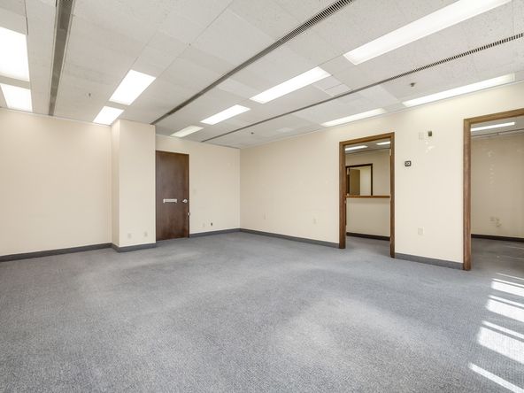 Office Space Available in Excellent Condition & Move-In Ready : 1221 Van Ness Ave, Fresno, CA 93721
